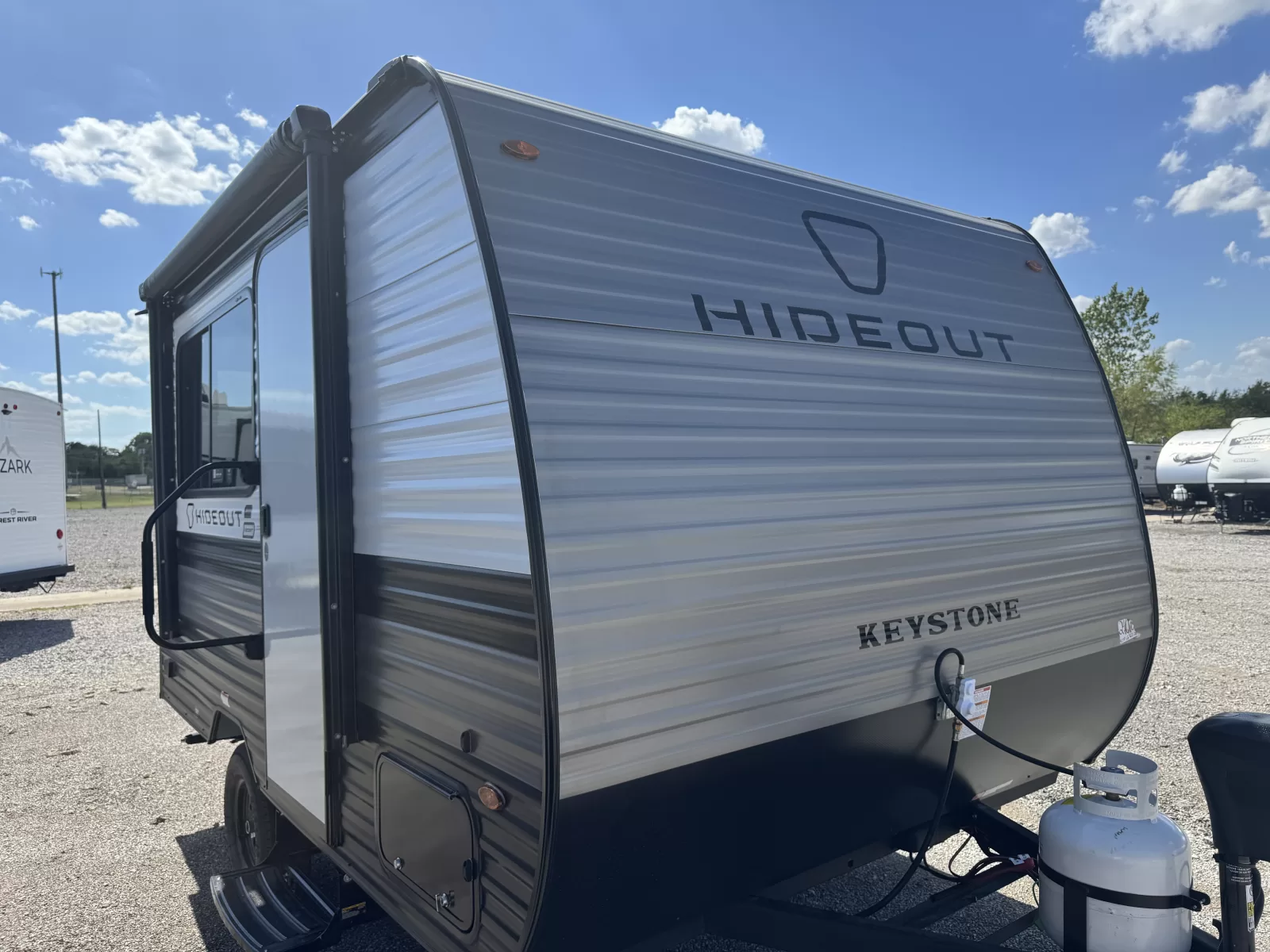 New 2027 Keystone Hideout 120BT
