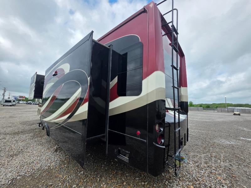 Used 2017 Redwood RV Redwood 3901MB