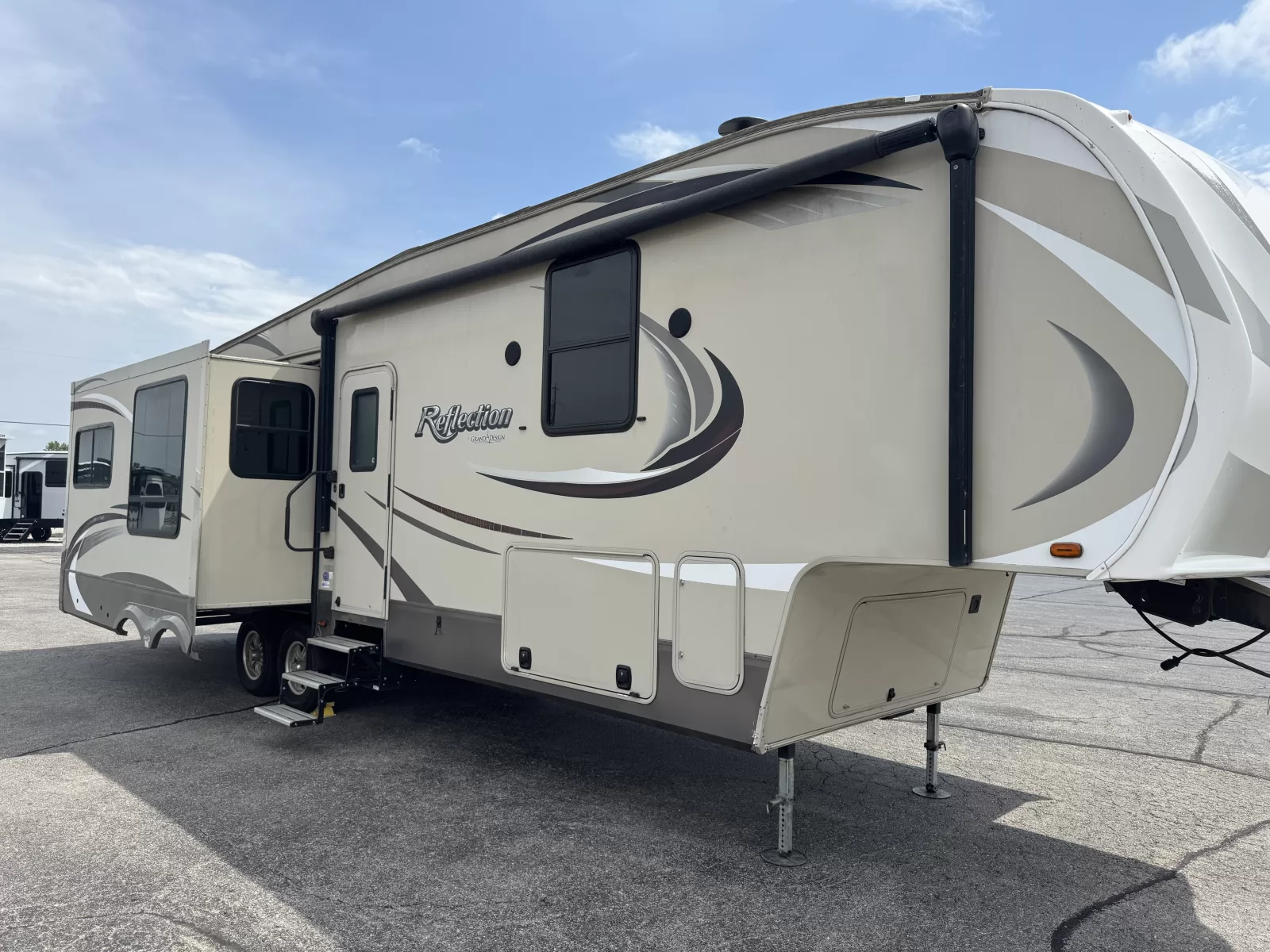 Used 2015 Grand Design Reflection 337RLS