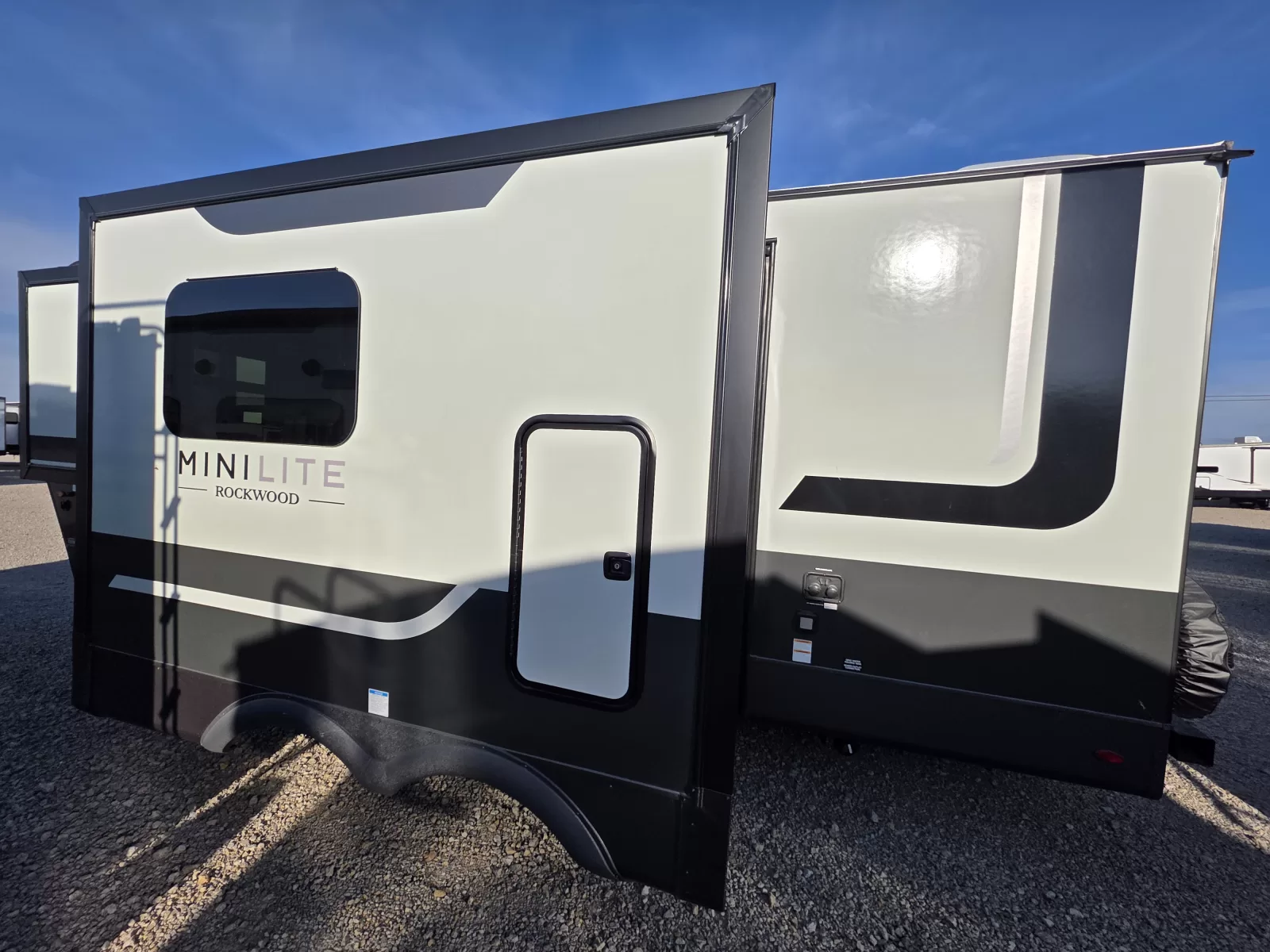 2027 Rockwood Mini Lite 2513S travel trailer showcase available at Bell Camper Sales in Bartlesville, Oklahoma