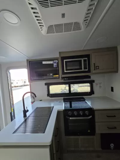 New 2027 ROCKWOOD Mini Lite 2513S — photo 22