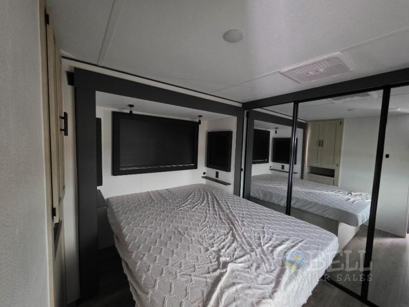 New 2026 Shasta RVs Shasta 33RLTS