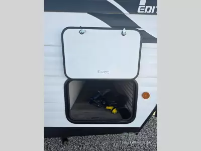New 2026 Shasta RVs i-5 Edition 526BH — photo 11