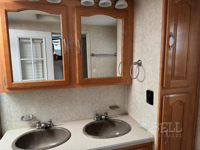 Used 2005 Forest River RV Georgetown 370ts
