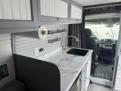 Used 2019 Ram Promaster custom — photo 9