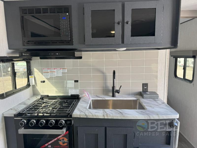 New 2025 Coachmen RV Apex Ultra-Lite 256BHS