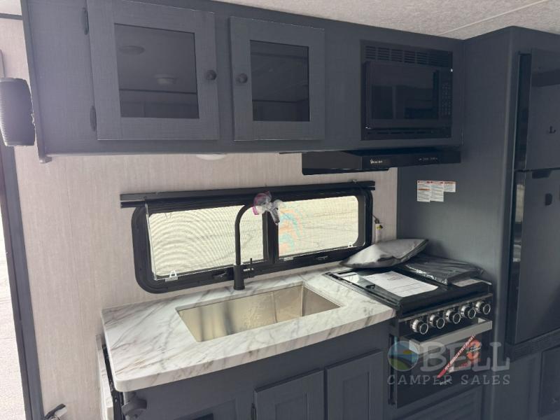 New 2025 Coachmen RV Apex Ultra-Lite 241BHS