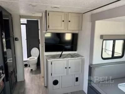 New 2025 Coachmen RV Apex Ultra-Lite 241BHS — photo 11