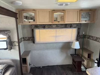 Used 2012 ROCKWOOD Signatue Light 8319SS — photo 14
