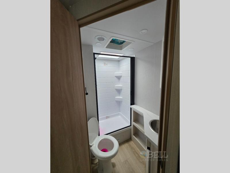 New 2026 Winnebago Thrive 22MBH