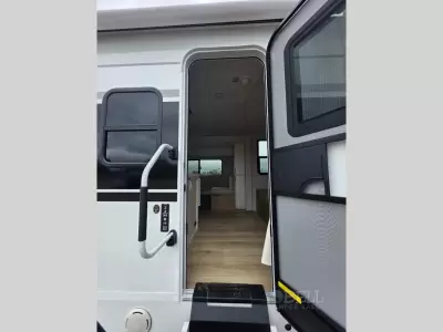 New 2026 Winnebago Thrive 22MBH — photo 14