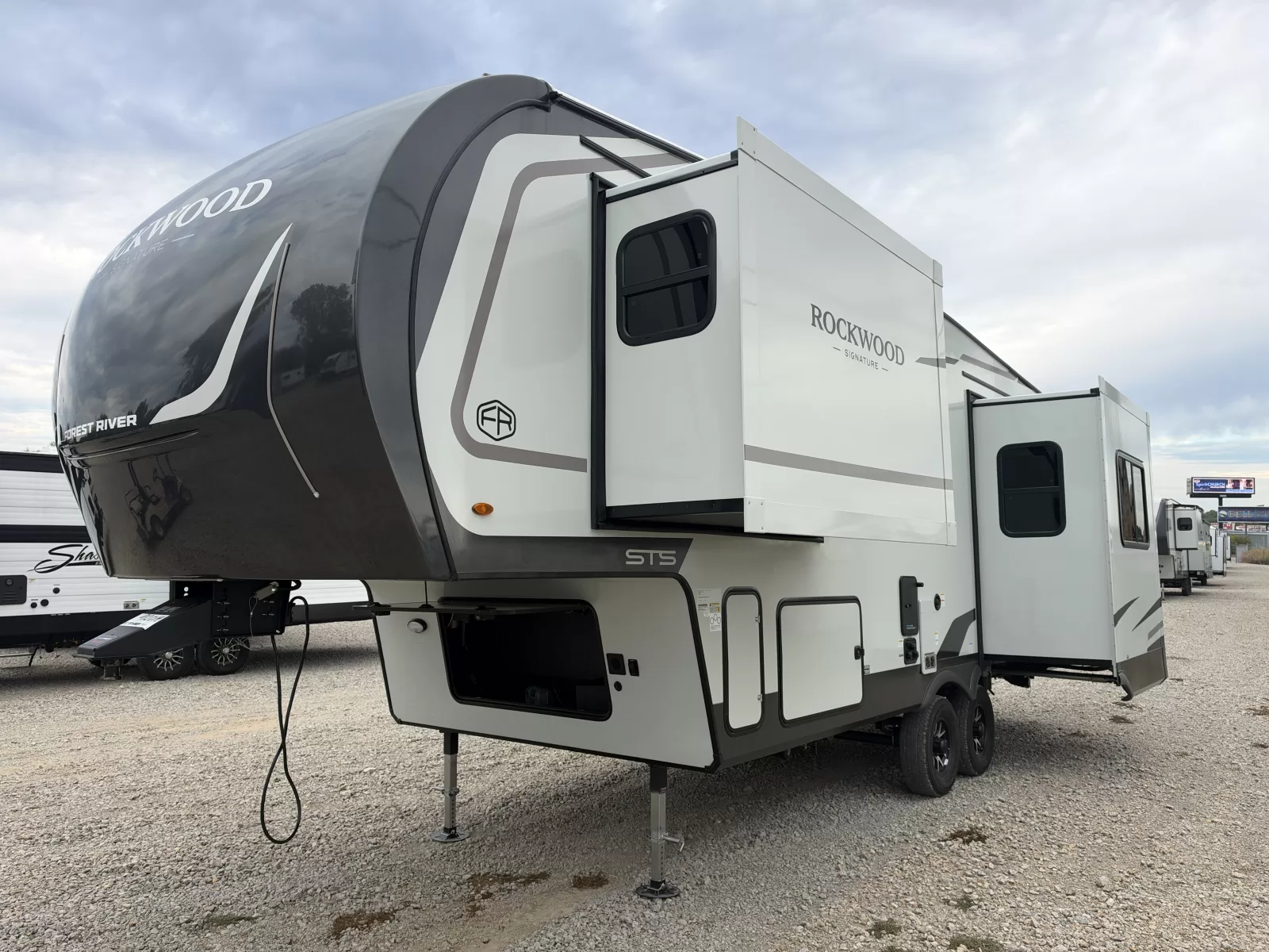 2027 Forest River 281SRK fifth wheel side profile available at Bell Camper Sales in Bartlesville, Oklahoma