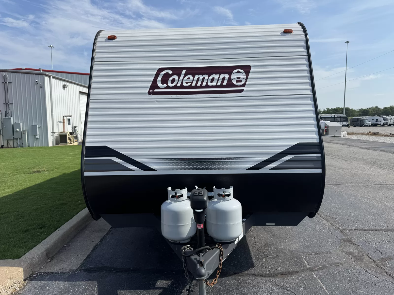 2022 Dutchmen 274BH bunkhouse travel trailer exterior view at Bell Camper Sales in Bartlesville, Oklahoma