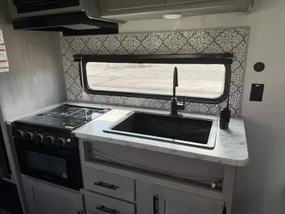 Used 2022 Dutchmen RV Coleman 274BH — photo 8