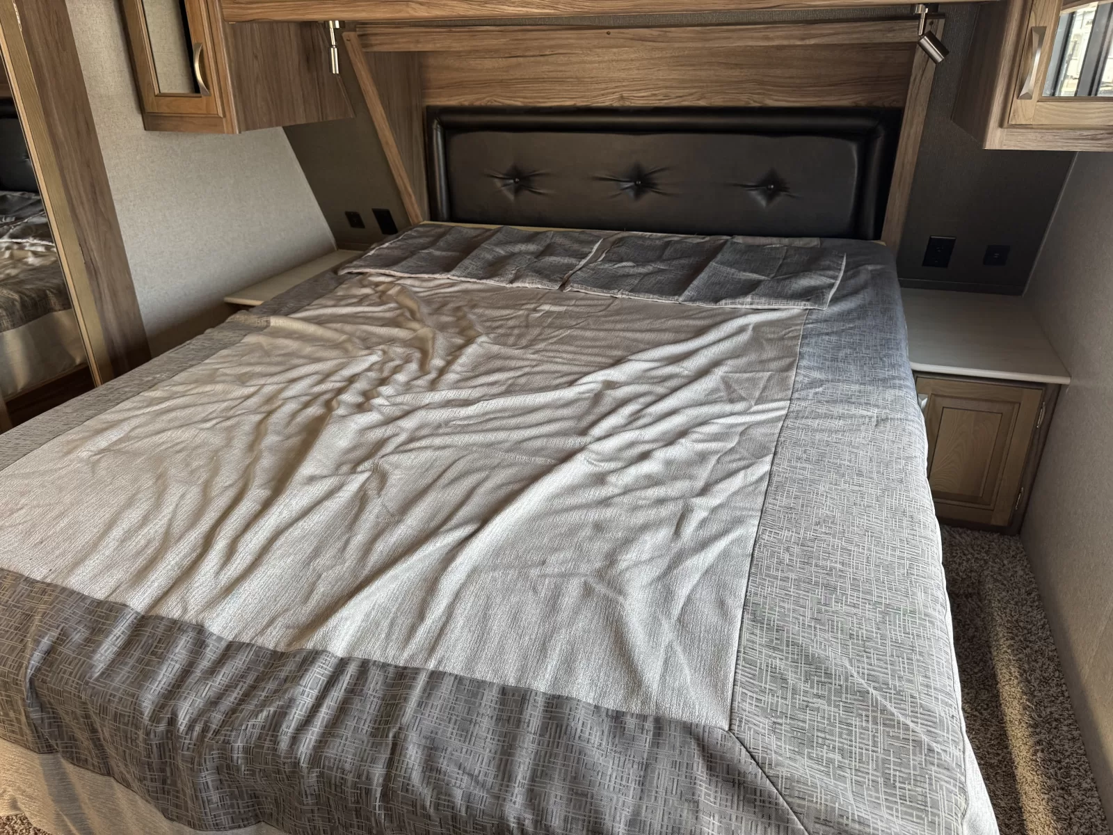 2018 Dutchmen Atlas 2952RLF fifth wheel front exterior available at Bell Camper Sales in Bartlesville, Oklahoma