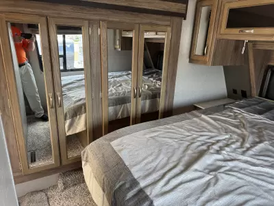 Consignment 2018 Dutchmen RV Atlas 2952RLF — photo 10
