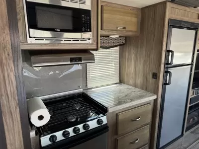 Consignment 2018 Dutchmen RV Atlas 2952RLF — photo 19