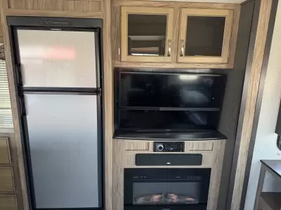 Consignment 2018 Dutchmen RV Atlas 2952RLF — photo 21