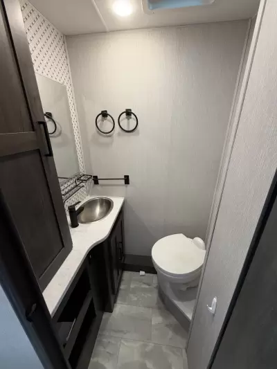 Used 2023 Coachmen pursuit 27XPS — photo 32