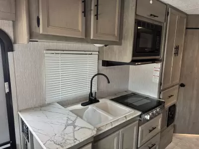 Used 2021 Coachmen RV Freelander 22XG — photo 14