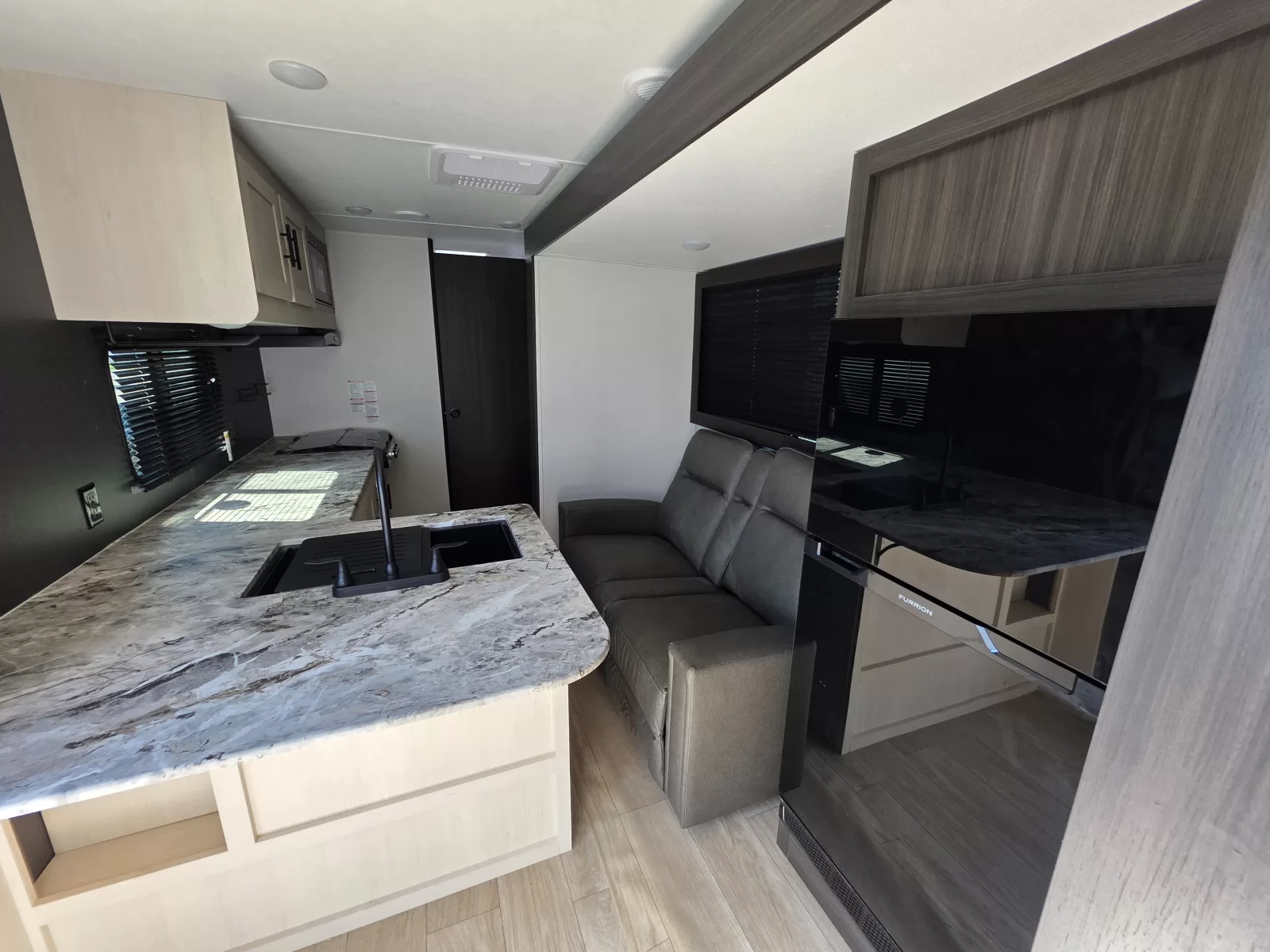 2027 Shasta Oasis 526RBS travel trailer amenity detail available at Bell Camper Sales in Bartlesville, Oklahoma