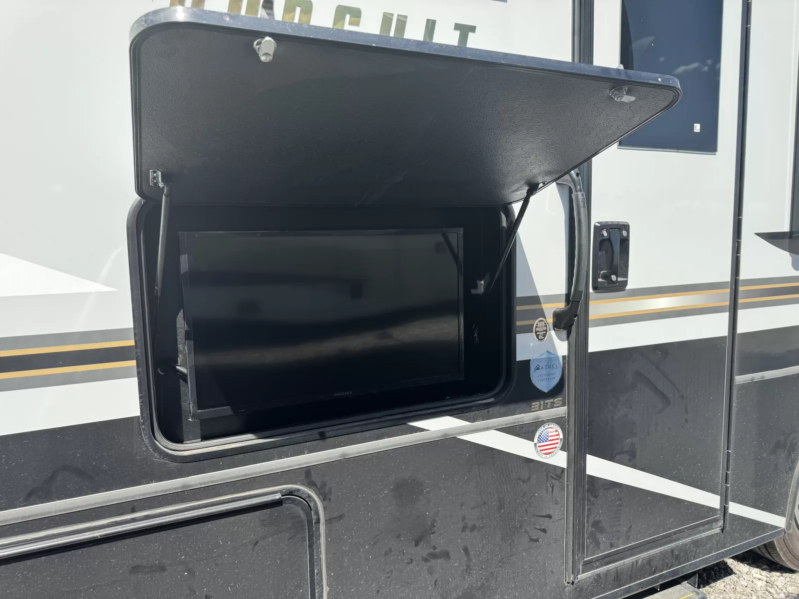 2025 Coachmen Pursuit 31TS Class A motorhome exterior view available at Bell Camper Sales in Bartlesville, Oklahoma