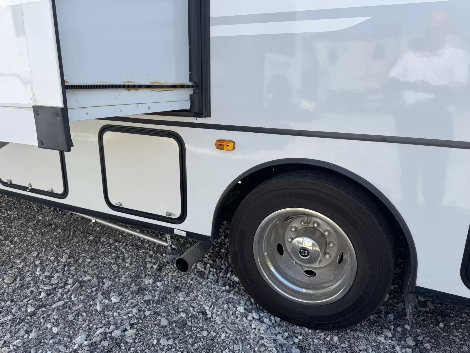 2025 Coachmen Pursuit 31TS Class A motorhome kitchen and dining area available at Bell Camper Sales in Bartlesville, Oklahoma