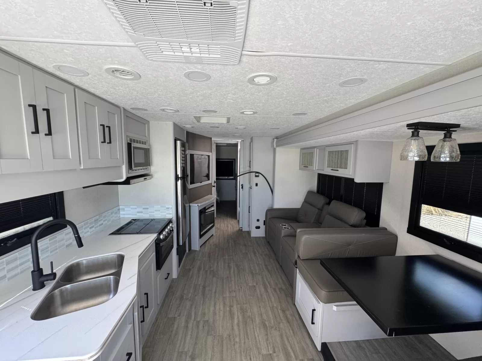 2025 Coachmen Pursuit 31TS Class A motorhome full view available at Bell Camper Sales in Bartlesville, Oklahoma