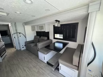Used 2025 Coachmen pursuit  31TS — photo 19